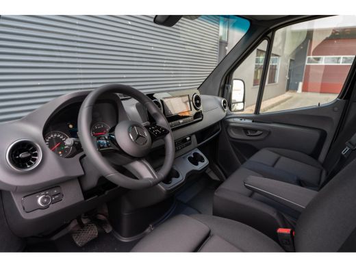 Mercedes Sprinter 317 1.9 CDI L2H2 170PK AUT 3,5T trekgewicht, Distronic, 10,25 MBUX, Navigatie, LED, side assist, ... ActivLease financial lease