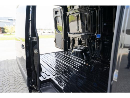 Mercedes Sprinter 317 1.9 CDI L2H2 170PK AUT 3,5T trekgewicht, Distronic, 10,25 MBUX, Navigatie, LED, side assist, ... ActivLease financial lease