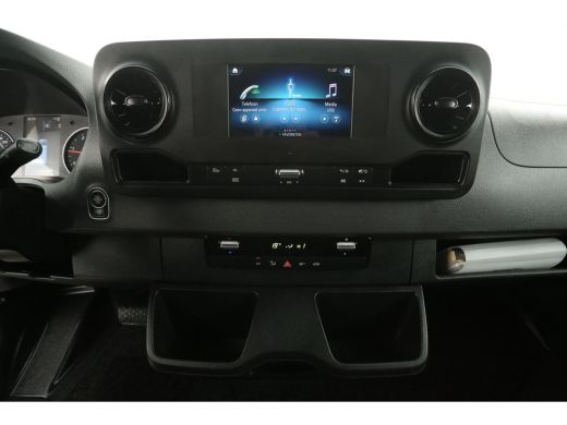 Mercedes Sprinter 317 1.9 CDI L3H2 170PK 3500kg Trekgew. Automaat Airco Camera Cruise PDC 3 Persoons Trekhaak ActivLease financial lease