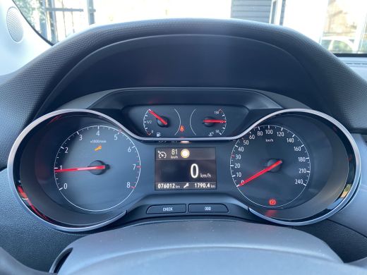 Opel Crossland X Opel 1.2 110PK Turbo Innovation | NAVIGATIE| TREKHAAK| CLIMATE CONTROL| PARKEERSENSOREN| CRUISE C... ActivLease financial lease