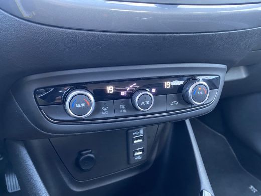 Opel Crossland X Opel 1.2 110PK Turbo Innovation | NAVIGATIE| TREKHAAK| CLIMATE CONTROL| PARKEERSENSOREN| CRUISE C... ActivLease financial lease