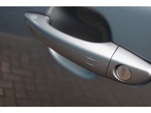 Peugeot 2008 1.2 Hybrid 136 GT | Automaat | Navigatie | Camera | Adaptieve cruise control | Mild Hybrid | ActivLease financial lease