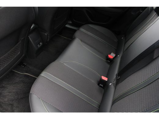 Peugeot 2008 1.2 Hybrid 136 GT | Automaat | Navigatie | Camera | Adaptieve cruise control | Mild Hybrid | ActivLease financial lease