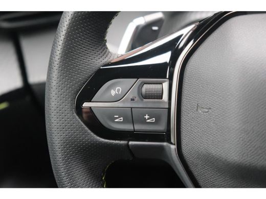 Peugeot 2008 Peugeot 1.2 PureTech 130 GT | Voorstoelen verwarmd met massagefunctie | Navi | Camera | Alcantara... ActivLease financial lease