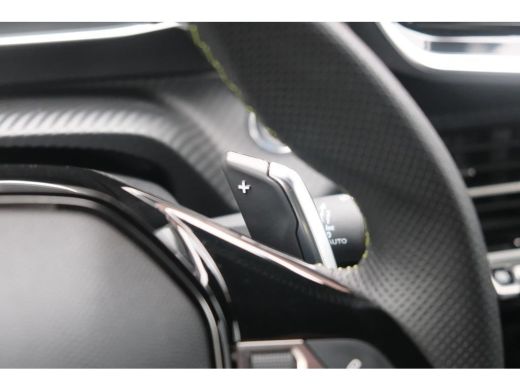 Peugeot 2008 Peugeot 1.2 PureTech 130 GT | Voorstoelen verwarmd met massagefunctie | Navi | Camera | Alcantara... ActivLease financial lease