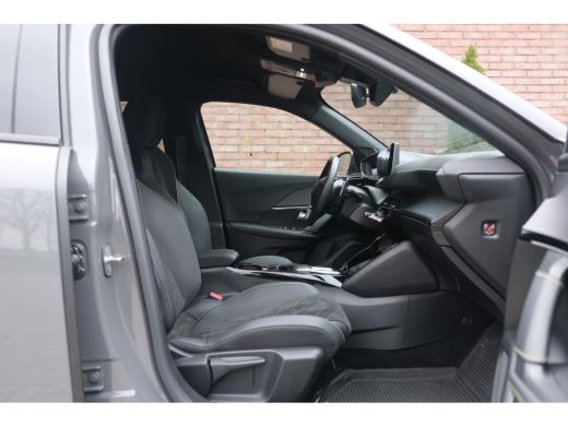Peugeot 2008 Peugeot 1.2 PureTech 130 GT | Voorstoelen verwarmd met massagefunctie | Navi | Camera | Alcantara... ActivLease financial lease