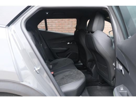 Peugeot 2008 Peugeot 1.2 PureTech 130 GT | Voorstoelen verwarmd met massagefunctie | Navi | Camera | Alcantara... ActivLease financial lease