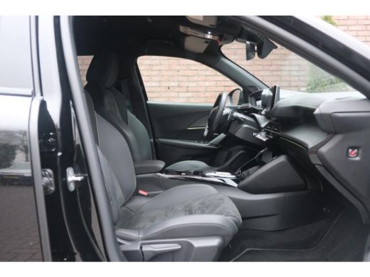 Peugeot 2008 Peugeot 1.2 PureTech 130 GT | Voorstoelen verwarmd met massagefunctie | Navi | Camera | Alcantara... ActivLease financial lease