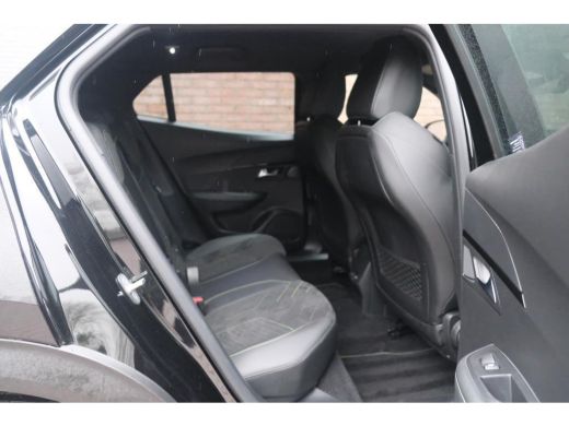 Peugeot 2008 Peugeot 1.2 PureTech 130 GT | Voorstoelen verwarmd met massagefunctie | Navi | Camera | Alcantara... ActivLease financial lease