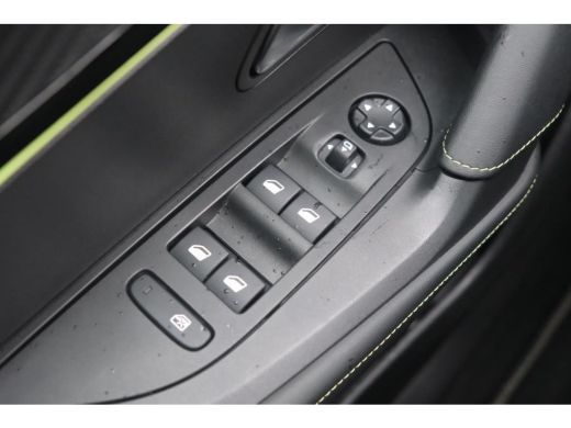 Peugeot 2008 Peugeot 1.2 PureTech 130 GT | Voorstoelen verwarmd met massagefunctie | Navi | Camera | Alcantara... ActivLease financial lease
