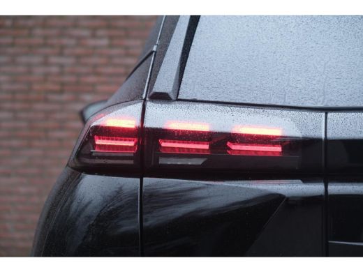 Peugeot 2008 Peugeot 1.2 PureTech 130 GT | Voorstoelen verwarmd met massagefunctie | Navi | Camera | Alcantara... ActivLease financial lease