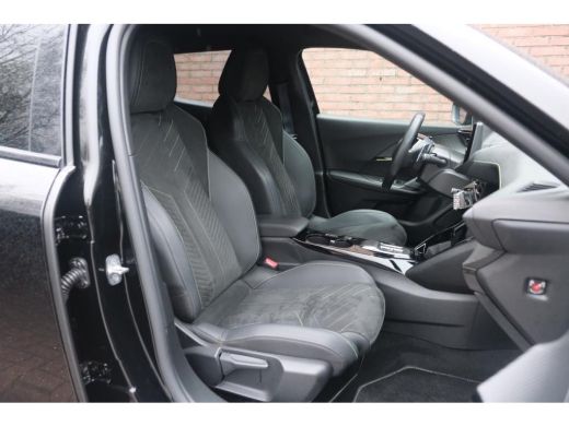 Peugeot 2008 Peugeot 1.2 PureTech 130 GT | Voorstoelen verwarmd met massagefunctie | Navi | Camera | Alcantara... ActivLease financial lease