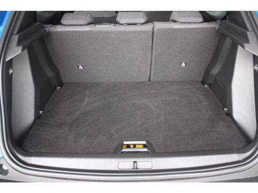 Peugeot 2008 1.2 Turbo 100-PK Active Pack NAVI | CAMERA | CARPLAY | CLIMATE | CRUISE CONTROL | DAB | ALL SEASO... ActivLease financial lease
