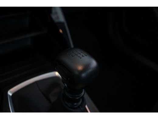 Peugeot 2008 1.2 Turbo 100-PK Active Pack NAVI | CAMERA | CARPLAY | CLIMATE | CRUISE CONTROL | DAB | ALL SEASO... ActivLease financial lease