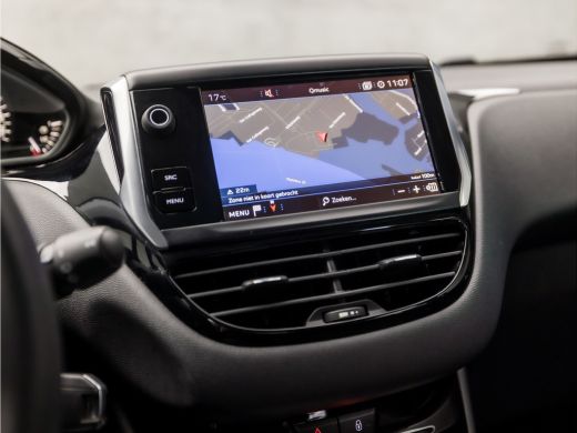 Peugeot 208 1.2 PureTech Sport Automaat (APPLE CARPLAY, NAVIGATIE, CLIMATE, PARKEERSENSOREN, SPORTSTOELEN, CR... ActivLease financial lease