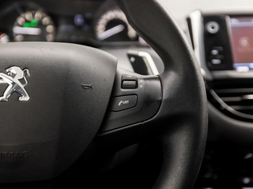 Peugeot 208 1.2 PureTech Sport Automaat (APPLE CARPLAY, NAVIGATIE, CLIMATE, PARKEERSENSOREN, SPORTSTOELEN, CR... ActivLease financial lease
