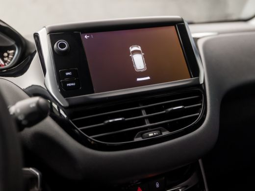 Peugeot 208 1.2 PureTech Sport Automaat (APPLE CARPLAY, NAVIGATIE, CLIMATE, PARKEERSENSOREN, SPORTSTOELEN, CR... ActivLease financial lease