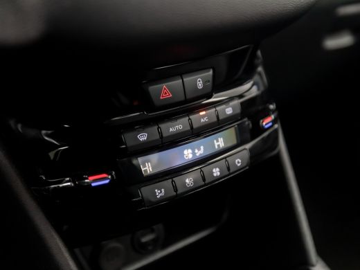 Peugeot 208 1.2 PureTech Sport Automaat (APPLE CARPLAY, NAVIGATIE, CLIMATE, PARKEERSENSOREN, SPORTSTOELEN, CR... ActivLease financial lease