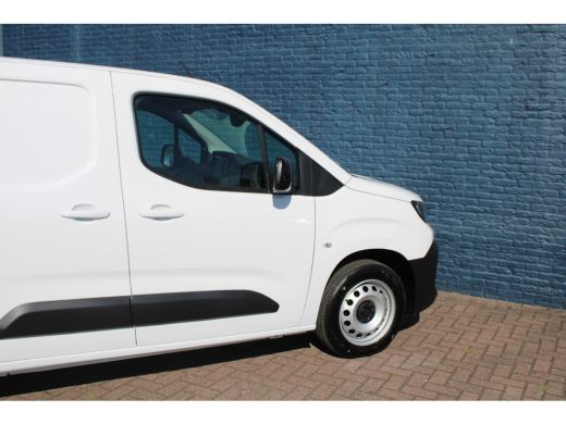 Peugeot Partner Peugeot 1.5 BlueHDi 100 S&S L1 | Navi by app | Camera | Keyless | Trekhaak | Climate control | Ni... ActivLease financial lease