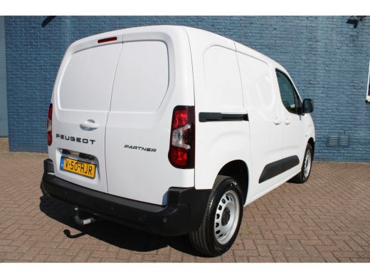 Peugeot Partner Peugeot 1.5 BlueHDi 100 S&S L1 | Navi by app | Camera | Keyless | Trekhaak | Climate control | Ni... ActivLease financial lease