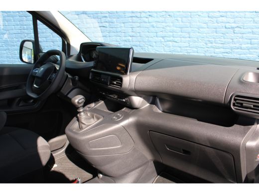 Peugeot Partner Peugeot 1.5 BlueHDi 100 S&S L1 | Navi by app | Camera | Keyless | Trekhaak | Climate control | Ni... ActivLease financial lease