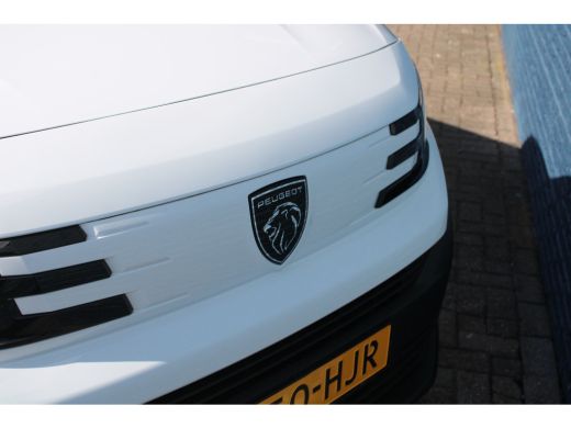 Peugeot Partner Peugeot 1.5 BlueHDi 100 S&S L1 | Navi by app | Camera | Keyless | Trekhaak | Climate control | Ni... ActivLease financial lease