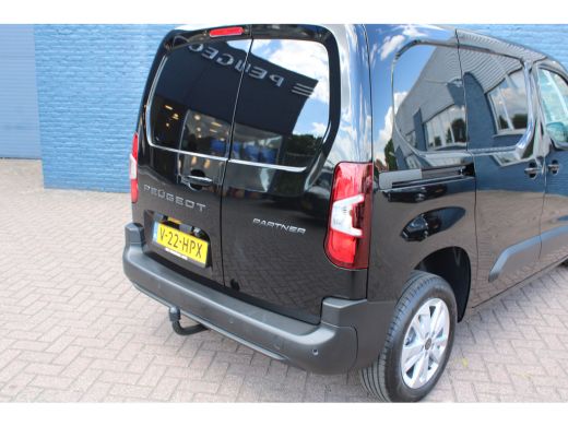 Peugeot Partner 1.5 BlueHDi 130 EAT8 S&S L1 | Automaat | Navi by app | Camera | Trekhaak | Lichtmetaal | Climate ... ActivLease financial lease