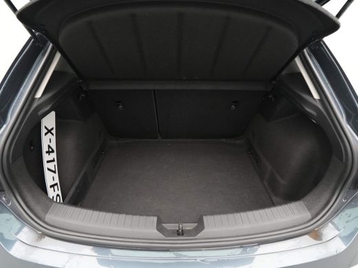 Seat Leon 1.0 TSI 110pk Style Business Intense Trekhaak Navigatie Camera Acc 23 ActivLease financial lease