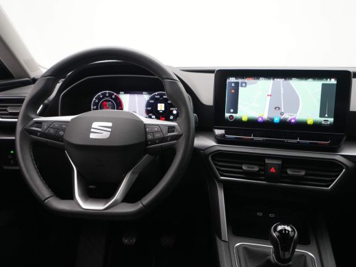 Seat Leon 1.0 TSI 110pk Style Business Intense Trekhaak Navigatie Camera Acc 23 ActivLease financial lease