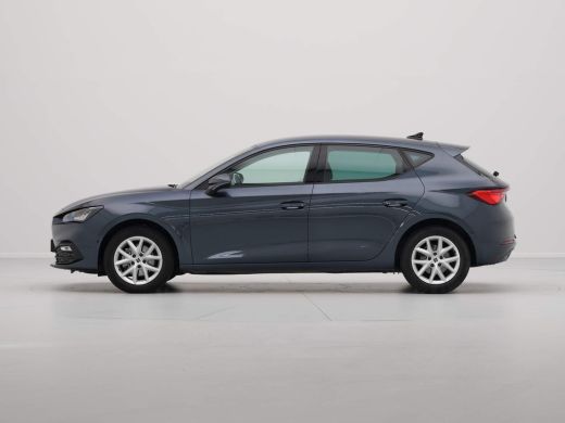 Seat Leon 1.0 TSI 110pk Style Business Intense Trekhaak Navigatie Camera Acc 23 ActivLease financial lease