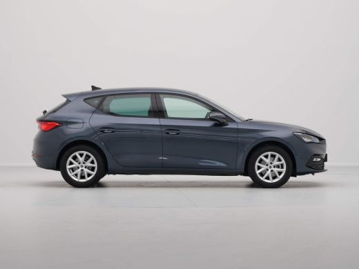 Seat Leon 1.0 TSI 110pk Style Business Intense Trekhaak Navigatie Camera Acc 23 ActivLease financial lease