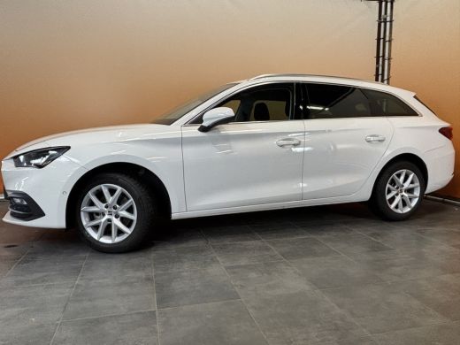 Seat Leon Sportstourer 1.5 eTSI Style Launch Edition automaat | navigatie cruise control | pdc ActivLease financial lease