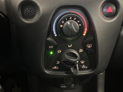 Toyota Aygo 1.0 VVT-i x-fun (Airco) ActivLease financial lease