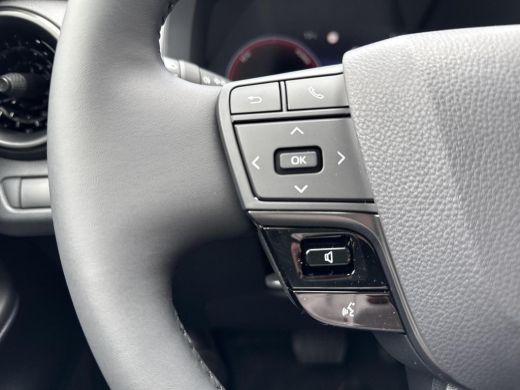Toyota C-HR 2.0 Plug-in Hybrid 220 Premium **NIEUWE AUTO** ActivLease financial lease