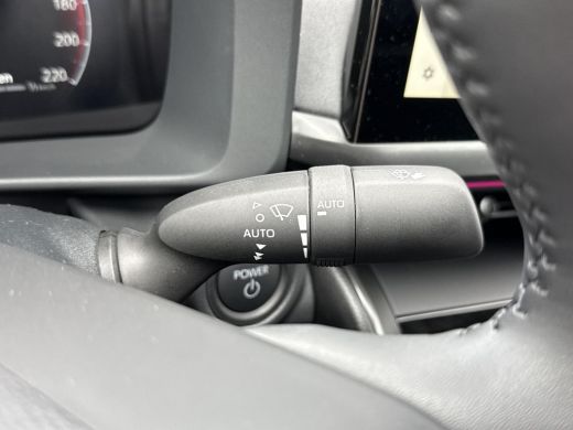 Toyota C-HR 2.0 Plug-in Hybrid 220 Premium **NIEUWE AUTO** ActivLease financial lease