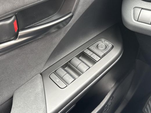 Toyota C-HR 2.0 Plug-in Hybrid 220 Premium **NIEUWE AUTO** ActivLease financial lease