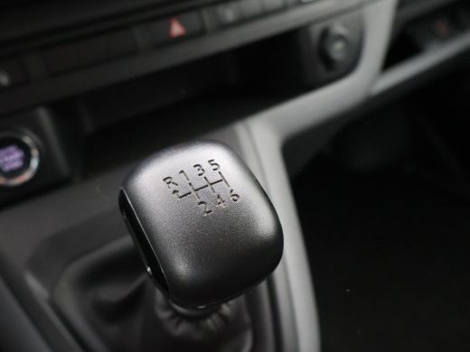 Toyota ProAce Worker 2.0 D-4D LONG DUBBEL CABINE *33.368 KM* 6-PERS. + TREKHAAK | CAMERA ActivLease financial lease
