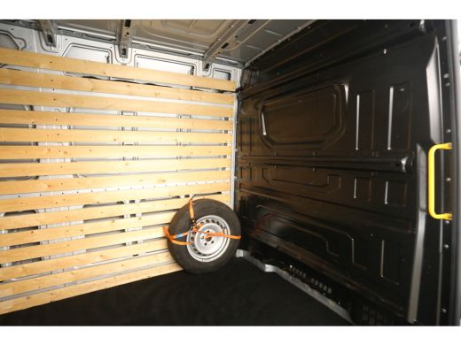 Volkswagen Crafter 35 2.0 TDI L4H3 141PK DSG Automaat dHollandia Laadklep Airco Camera Carplay Cruise Navigatie PDC ... ActivLease financial lease