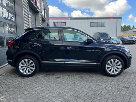 Volkswagen T-Roc 1.5 TSI Sport | Airco (automatisch) | Cruise control adaptief | DAB ontvanger ActivLease financial lease
