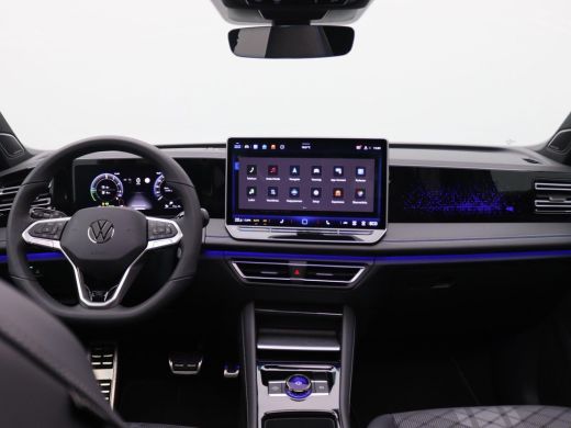 Volkswagen Tiguan 1.5 eHybrid R-Line Edition 272PK DSG Pano-schuifdak, Adaptieve Cruise Controle, Side Assist, Keyl... ActivLease financial lease