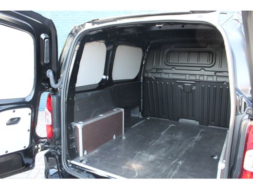 Citroën Berlingo 1.5 BlueHDi 130 EAT8 S&S L1 | Automaat | Navi by app | Camera | Lichtmetaal | Trekhaak | Keyless ... ActivLease financial lease