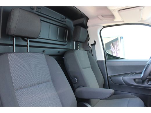 Citroën Berlingo Citroen 1.5 BlueHDi 130 EAT8 S&S L1 | Automaat | Navi by app | Camera | Lichtmetaal | Trekhaak | ... ActivLease financial lease