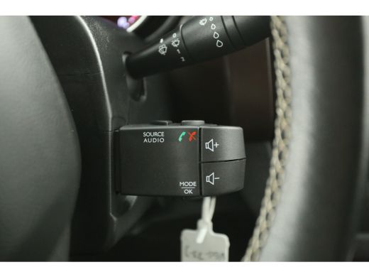 Fiat Talento 2.0 MultiJet L1H1 Airco Cruise Navigatie PDC 3 Persoons Elektrpakket ActivLease financial lease