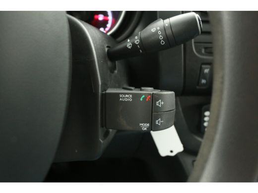 Fiat Talento 2.0 MultiJet L2H1 146PK Airco Camera Cruise Navigatie PDC 3 Persoons Imperiaal Trekhaak ActivLease financial lease