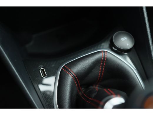Ford Fiesta 1.0 EcoBoost ST-Line | Dealer Onderhouden | Navigatie | Climate Control | Led | Keyless | Cruise ... ActivLease financial lease
