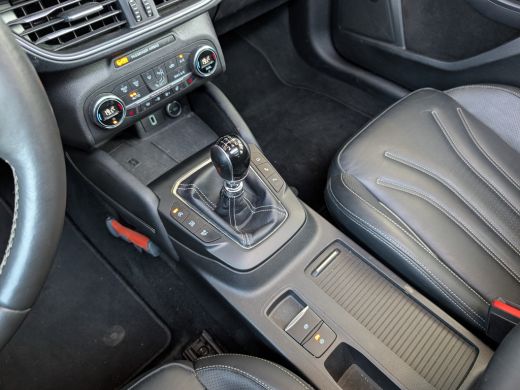 Ford Focus Wagon 1.0 EcoBoost Vignale | Panoramadak | B&O Audio | Adap. Cruise | Elektrisch glazen panorama-... ActivLease financial lease