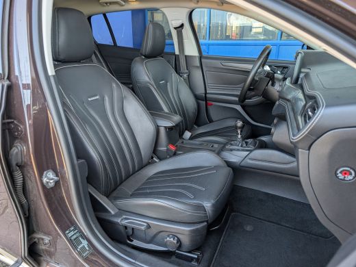 Ford Focus Wagon 1.0 EcoBoost Vignale | Panoramadak | B&O Audio | Adap. Cruise | Elektrisch glazen panorama-... ActivLease financial lease
