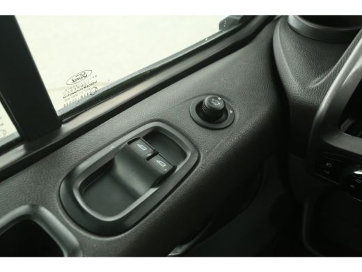 Ford Transit Custom 340 2.0 TDCI L2H1 Trend 170PK Automaat 2xSchuifdeur Airco Cruise 3 Persoons Parkeersensoren ActivLease financial lease