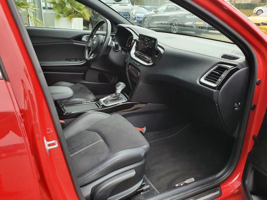 Kia Ceed 1.4 T-GDi GT-Line | Panoramadak | Stoelverwarming | Virtual Cockpit ActivLease financial lease