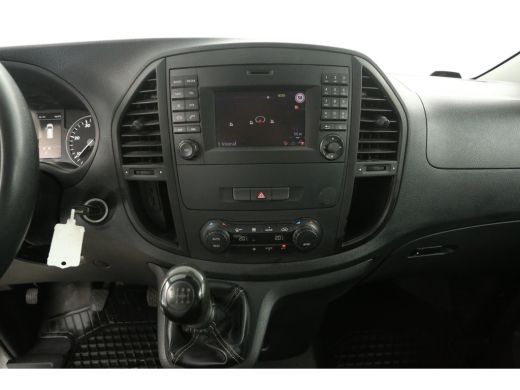 Mercedes Vito 111 CDI Extra Lang Airco Cruise Camera 3 Persoons Trekhaak Navi PDC Elektrpakket Sidebars ActivLease financial lease